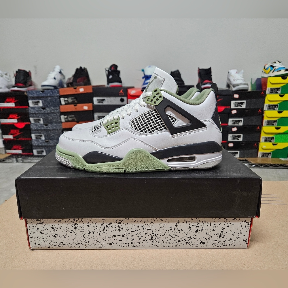 Wmns Air Jordan 4 Retro Seafoam
